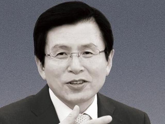 황교안, 문재인 정부 비판한 수필집 출간 … <strong>정치</strong> 행보 나서나