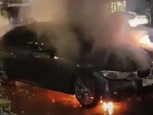 어제 불난 <strong>BMW</strong> 휘발유차는 “올 7월 구매한 새 차”