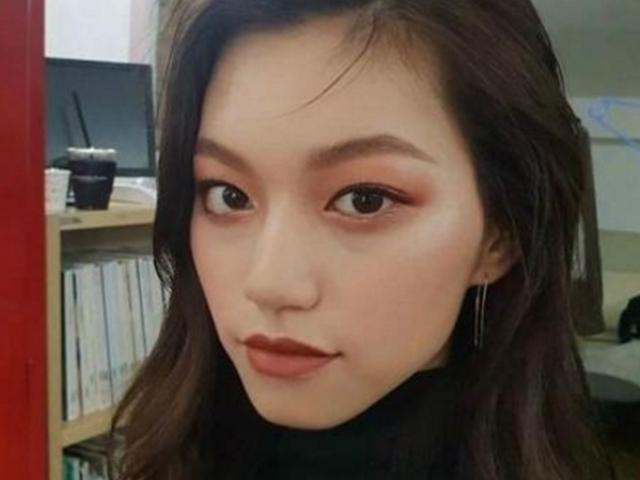 '자연산이 이쁘다?'… 논란되고 있는 아이돌 메이크업 후기