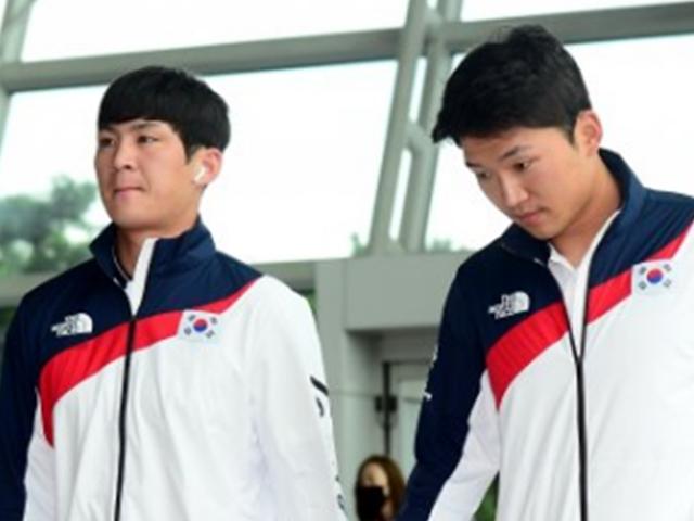 韓 야구 <strong>금메달</strong>, 오지환 ‘병역 혜택’ 논란 계속…“평생 꼬리표될 것” 냉담