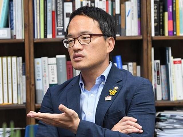 박주민 “책 추천 많이 받아… 요즘엔 장하성·정승일 책 읽어”