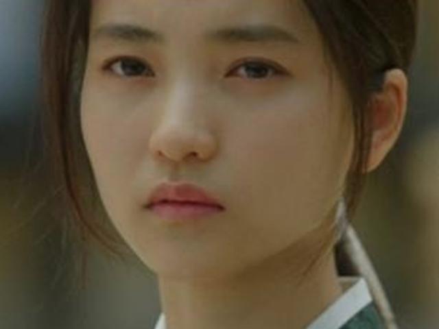 '미스터 션샤인' 김태리, 총 들고 변요한 살렸다