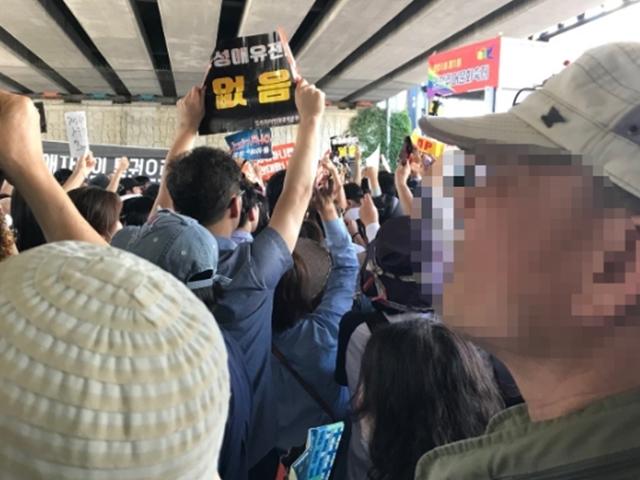“집단적 린치” “일방적 테러” 인천퀴어축제에서 무슨 일이?