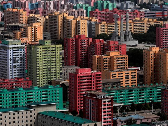 [서소문사진관] 평양아파트 화려해졌지만···北주민들은 고층 기피, 왜