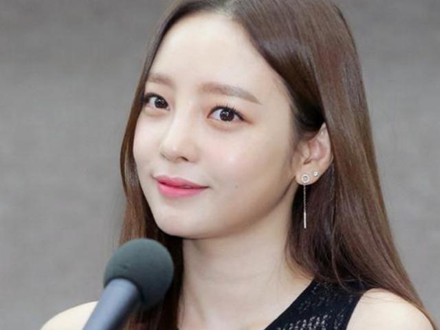 <strong>구하라</strong>-<strong>남자친구</strong> 카톡 공개, “무릎 꿇리겠다” VS “밤생활 방해 미안”