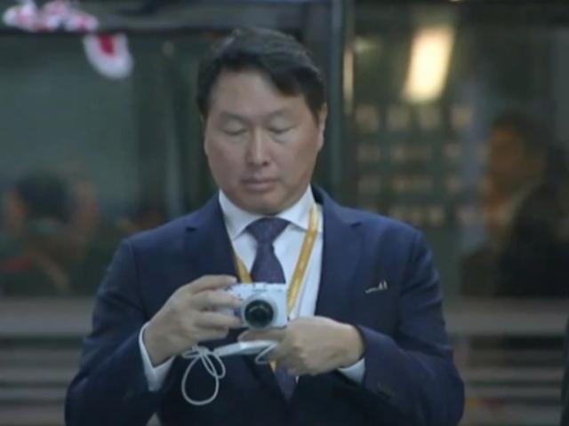'<strong>디카</strong>왕' 최태원 회장, 그 사진 좀 보여주세요