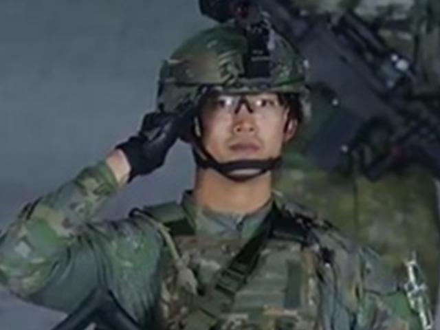 옥택연, 국군의 날 기념<strong>행사</strong> 참석.."국가적 <strong>행사</strong>에 도움 영광"