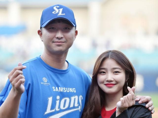 KIA타선 꽁꽁 묶은 최채흥,'미모의 여동생과 함께'