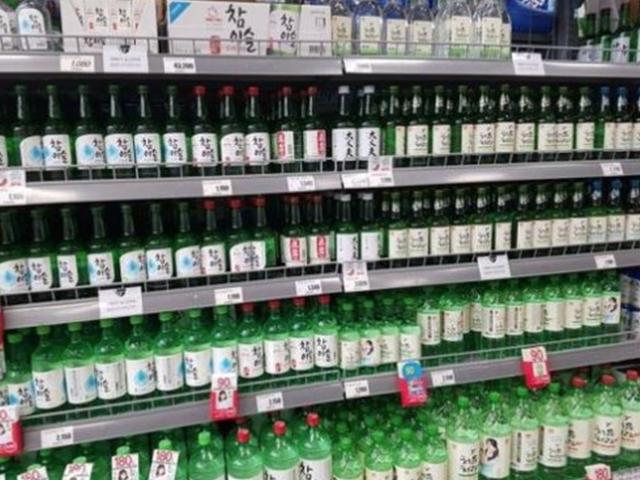 "소주 5000원 시대" 공급가격 인상 봇물…판매가도 줄줄이 올라