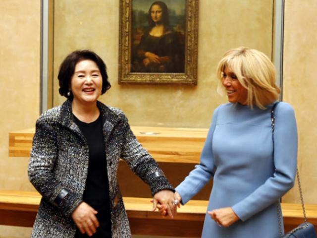 김정숙 여사, 빌린 샤넬 입고 마크롱 여사 만난 이유