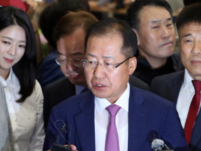 <strong>홍준표</strong> "당원도 아닌 사람이 혁신 주장…자정기능 상실"