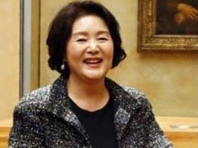 김정숙 여사 '샤넬' 재킷에 강용석·류여해 열폭?..."외모비하까지 해야하나"