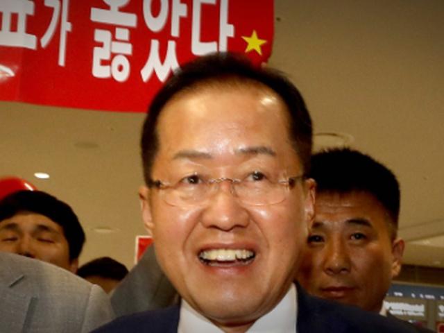 홍준표, ‘TV <strong>홍카</strong><strong>콜라</strong>’ 유튜브 1인 방송 준비