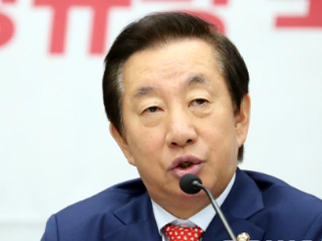 김성태 "文<strong>대통령</strong>, 최순실 최대수혜자…역량도 안되는 사람"
