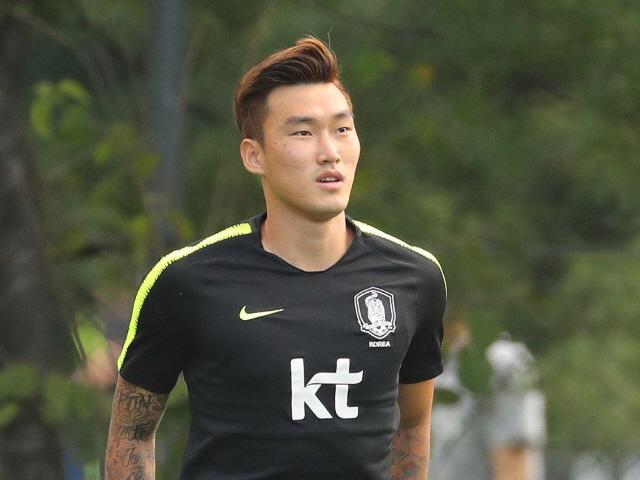 '폭설에 파란 잔디밭에서 축구를?' 장현수, 봉사활동 자료 조작 인정