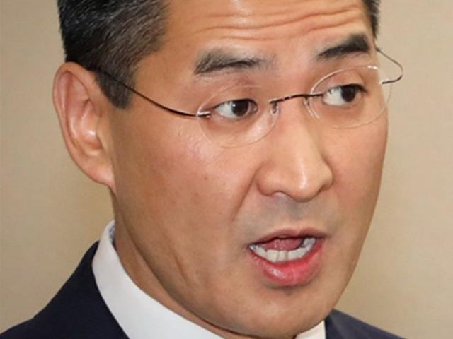 존리 통역에 시간 뺏긴 의원들…“집에서는 한국말도 잘한다던데”