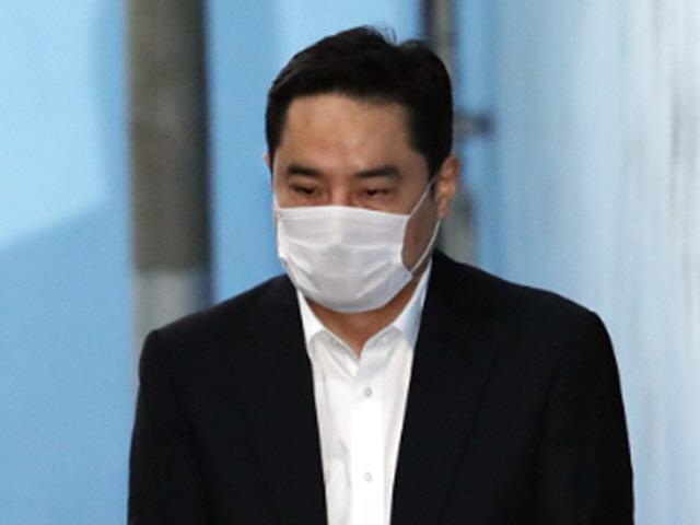 이투스, 강용석 고소… "100억 협박" <strong>공갈미수</strong> 혐의