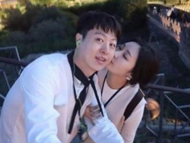 "유럽 여행중"…<strong>유상무</strong>♥김연지, 신혼부부의 달달 뽀뽀쪽