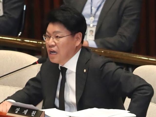 “쳐봐, 쳐봐” <strong>막말</strong> 장제원, 자신의 영상 보더니…
