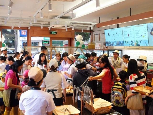 빵 먹는 중국인…토종 베이커리 中서 ‘빵빵한 성장’
