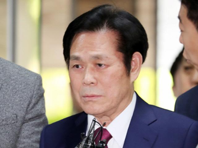 ‘신도 <strong>성폭행</strong>’ 이재록 목사 1심서 징역 15년···<strong>그루밍</strong> 성범죄 인정