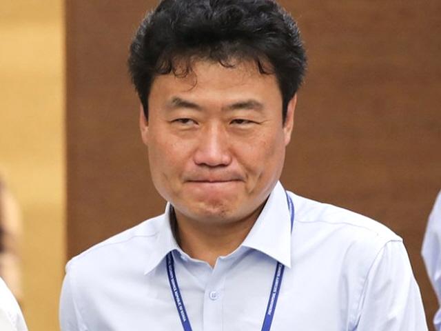 김종천 靑 비서관, 회식 후 <strong>관용차</strong>에 여직원 2명 태우고 음주운전