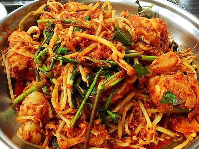 겨울철 소주 친구 매콤하고 탱글한 아구찜