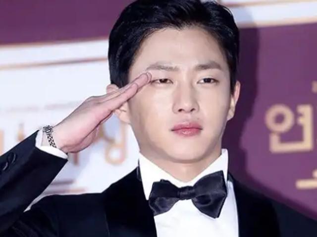 "국방의 의무, 현역으로"...<strong>김민석</strong>, 10일 입대