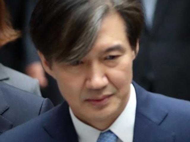표창원 “<strong>조국</strong> 흔들지 말라” 안민석 “<strong>조국</strong>을 위한 변명”