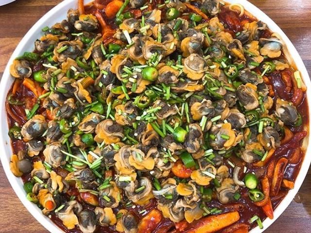 쫄깃통통! <strong>꼬막</strong>의 계절이 돌아왔다. 제철 맞은 전국 <strong>꼬막</strong> 맛집 5곳