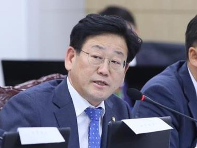 <strong>김정호</strong> "내가 국토위 의원인데…" 공항서 직원과 실랑이