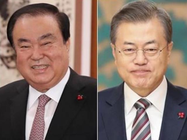<strong>문희상</strong> “혼밥하슈?” 깜짝 질문… 문재인 대통령 “허허허”