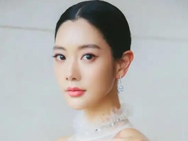 <strong>클라라</strong>, 연상 사업가와 6일 <strong>결혼</strong>한다 "믿음직스러운 분"