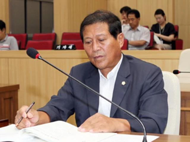 변희재 떠오르게 한 ‘보도방 <strong>논란</strong>’ <strong>예천군</strong> <strong>의원</strong>의 황당 해명