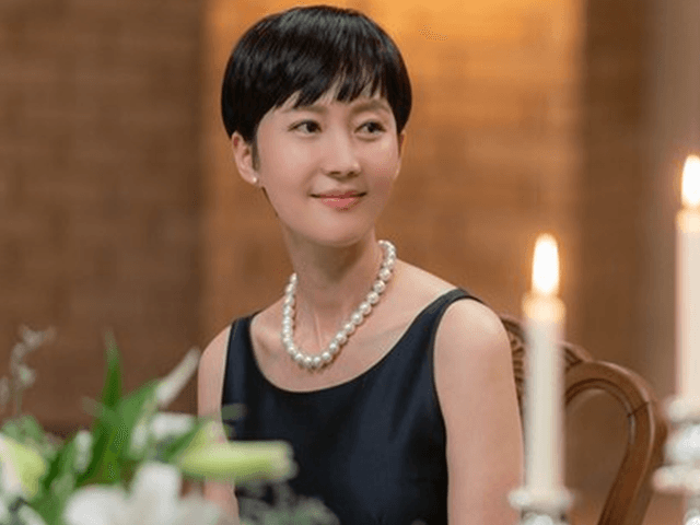 '스카이캐슬' 염정아의 우아한 <strong>진주</strong>목걸이