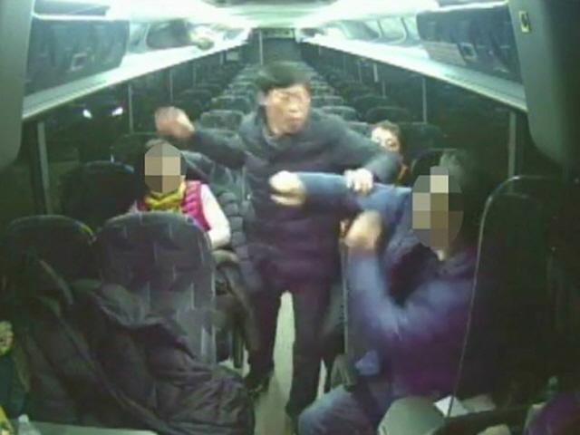 '철야농성' <strong>예천</strong>군민 "저희가 잘못 뽑은 죄죠"
