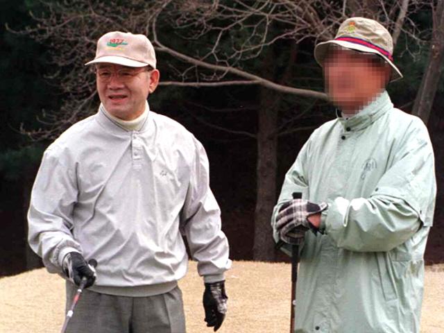 “‘<strong>알츠하이머</strong> 골프’ 전두환… 스코어 암산까지 했다”