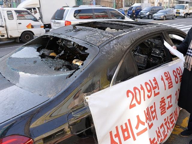 '1인시위 vs 업무방해 고소'…벤츠 화재 누구 잘못?