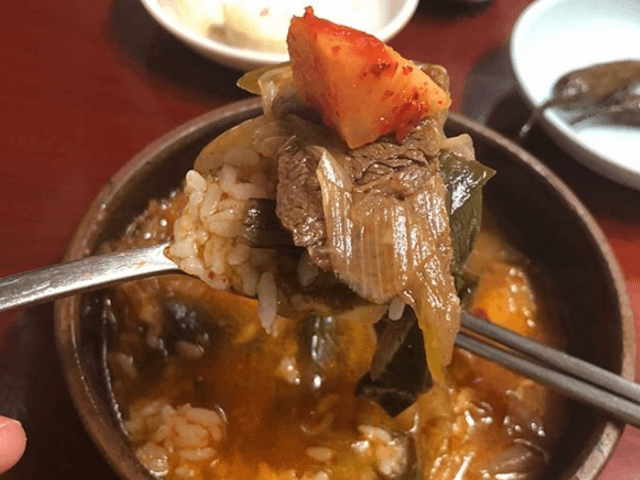 속을 채워주는 묵직한 국물, 인생 육개장 맛집 5곳