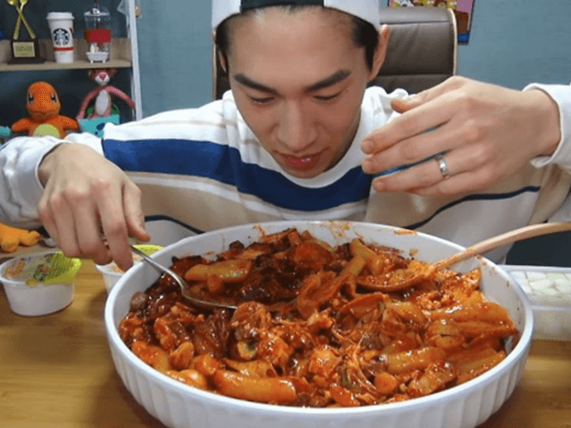 SNS 강타한 메뉴 꿀조합! 편의점 최고의 레시피