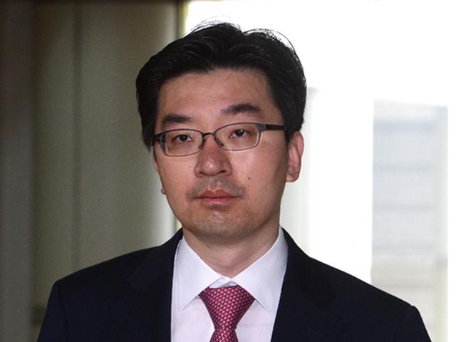 '박근혜 변론' 뒷이야기…"朴, '날 더럽게 만든다' 흐느껴"