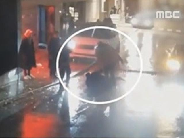 <strong>승리</strong> 운영 <strong>클럽</strong>서 집단 폭행 의혹…뉴스데스크 "폭행 당했는데 가해자"