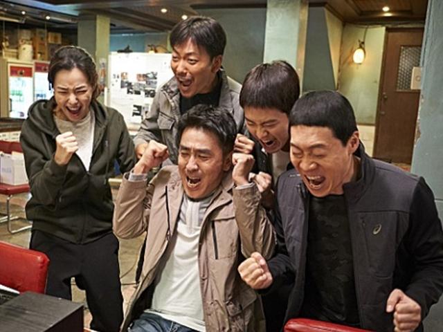 닭을 잡을 것인가, 이 영화를 잡을 것인가 나라면 '극한직업'