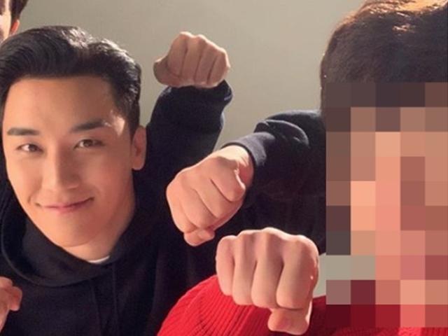 '버닝썬' 이문호 대표 사과 "<strong>승리</strong> 비난 안타까워"
