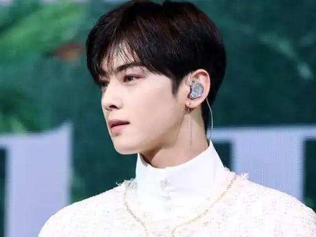 아스트로 <strong>차은우</strong> '얼굴천재' 각도 무시 모든 순간 <strong>화보</strong>