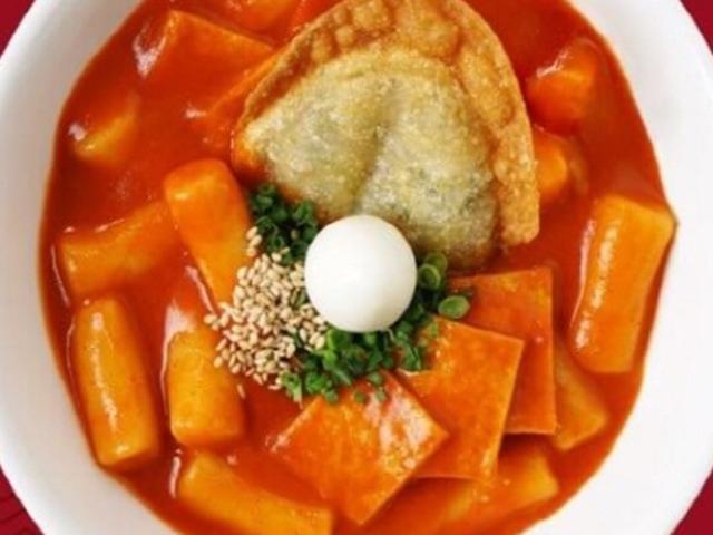 일본에서 떡볶이 먹으려고 줄 선다고? 일본에 부는 푸드 한류