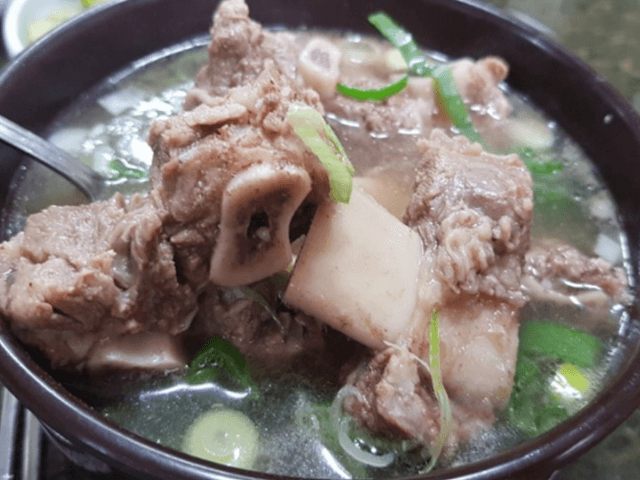 부드러운 고기와 진한 국물! 명품 갈비탕 맛집