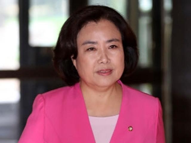 박순자 한국당 의원 아들, <strong>국회</strong>출입증 특혜 논란
