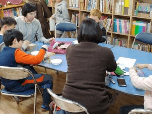 60세 넘어 복지사 자격증 딴 아내를 응원하는 이유