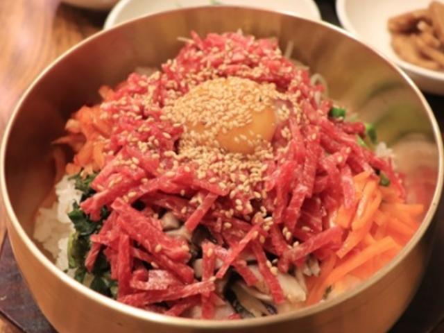 그릇부터 반찬 하나하나까지 섬세한 손길… 맛과 건강 모두 잡은 제천 맛집